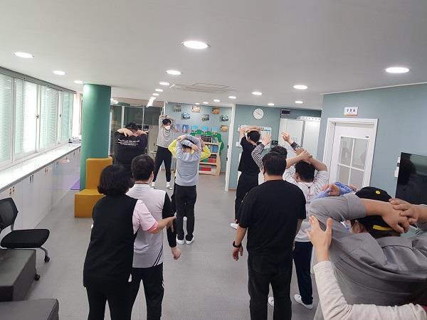 웃음운동(2022 상반기 지역사회 어울림 영역) 이미지