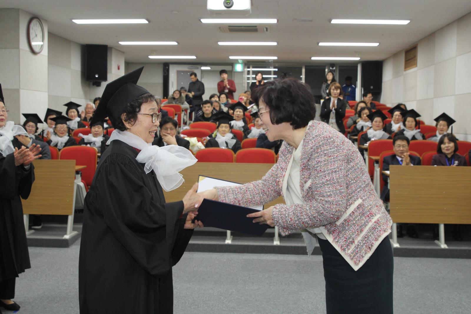 제2회 초등학력인정문해교육 졸업식 이미지
