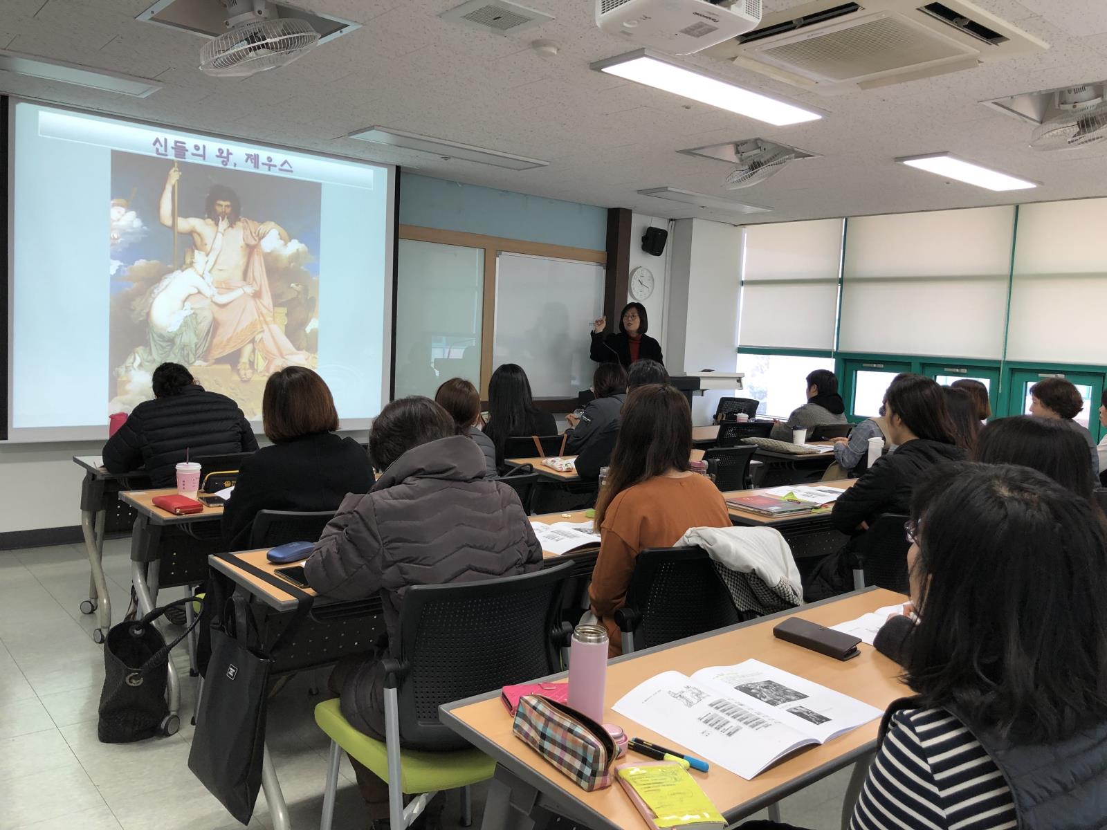 2019년 상반기 학부모 교육 프로그램 : 엄마가 알아야 할 세계사 이미지